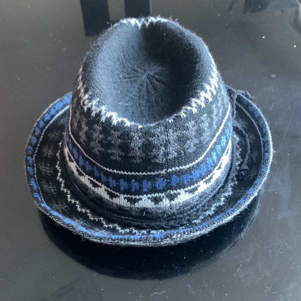 Jessica Simpson hat